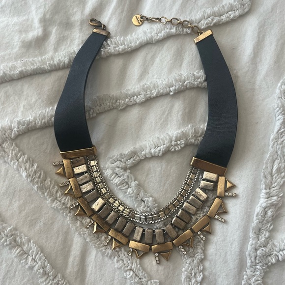 Stella & Dot bib necklace - Picture 3 of 3